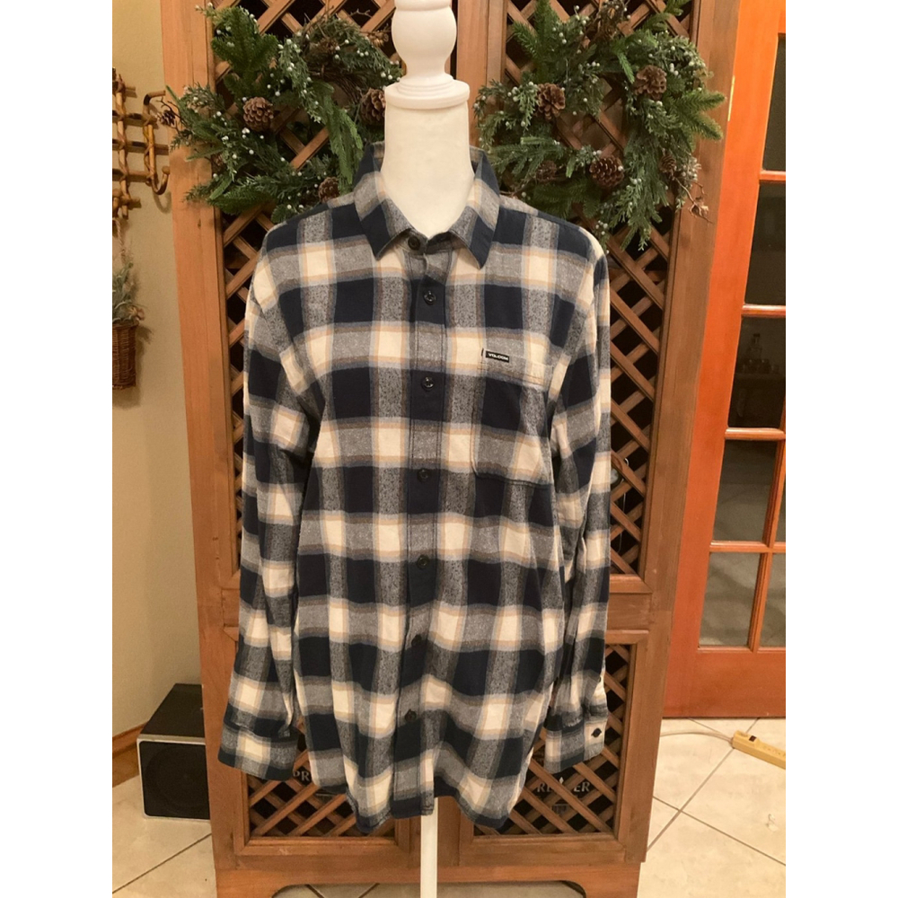 Volcom Flannel Mens Large Plaid Button Down Surf Skate Outdoor Workwear